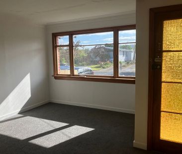 Newly renovated 3 bedroom house - Photo 1