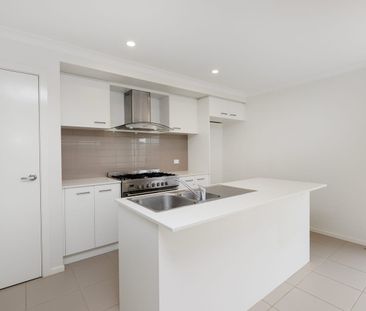 Light-filled, four bedroom home - Photo 4