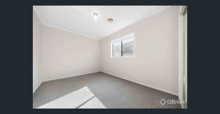 Executive Family Living with Space, Security & Style in Derrimut - Photo 3