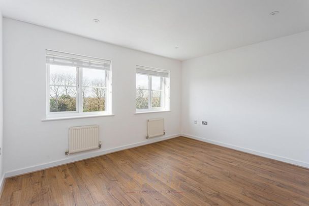 2 bedroom end of terrace house to rent - Photo 1