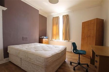 6 bedroom terraced house to rent - Photo 3