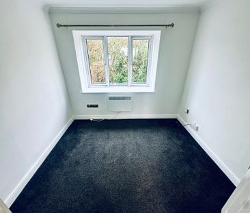 Larchdale Close - Photo 1