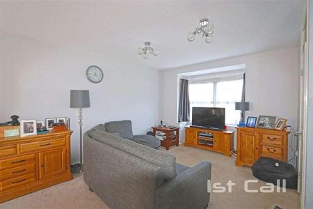 Fowler Close, Southend-on-sea, SS1 - Photo 3