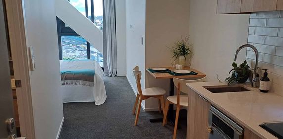 New Studio Apartment - fully furnished. - Photo 2