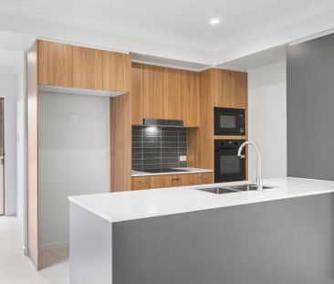 Stunning Brand-New Family Home in Browns Plains – Now Available for... - Photo 6