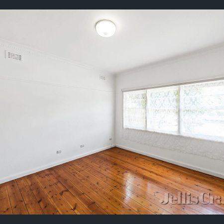 SHORT WALK TO MCKINNON PARK! - Photo 4