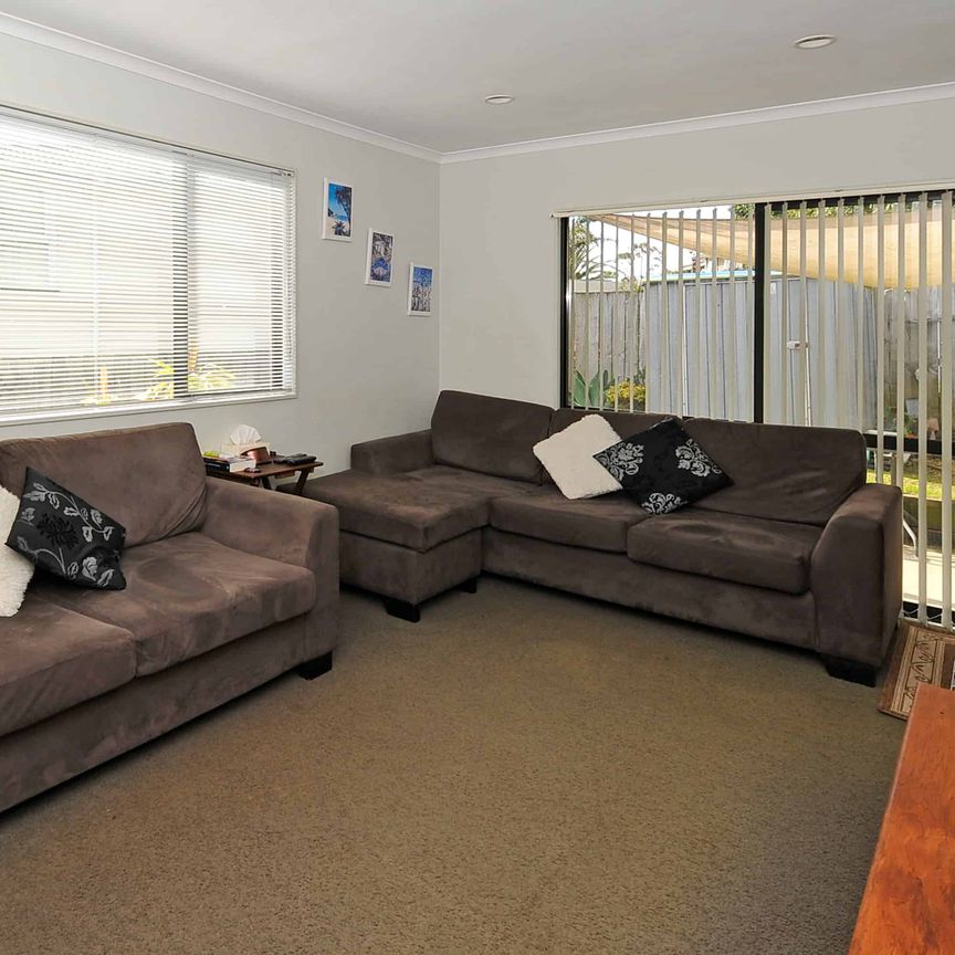 What a Honey - Photo 1