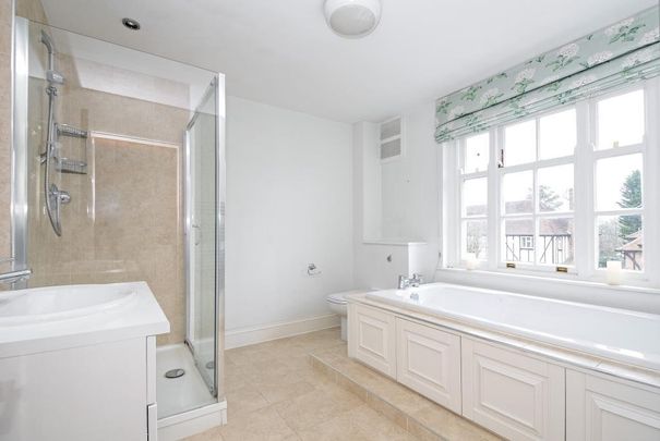 Northcliffe Drive, London, N20 - Photo 1