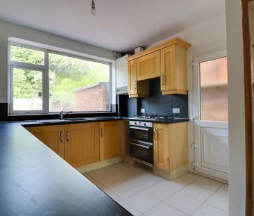 3 bedroom semi-detached house to rent - Photo 5