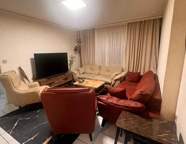 3,5 Zimmer Etagenwohnung mit Einbauküche Frisch Renoviert - Foto 1