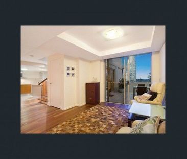 Rare SUB penthouse 3 bedrooms 3 bathrooms 2 carparks 360 degree view pet friendly aparment - Photo 2