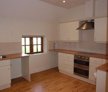 3 bedroom terraced house to rent - Photo 2