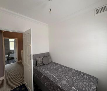 4 bedroom house share to rent - Photo 4