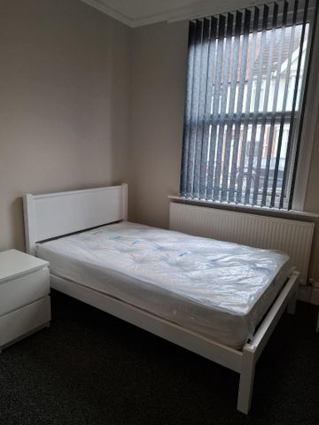 1 bedroom in a house share to rent - Photo 3