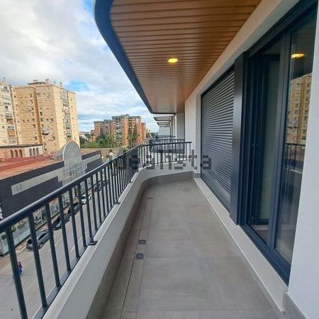 Alquiler de piso en Calle Menorca - Photo 1