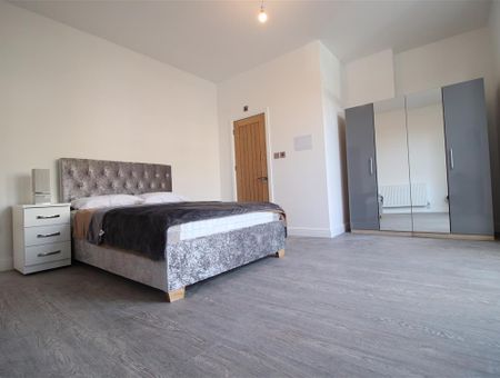 Room 2 St Michaels Road, Bedford - Photo 2