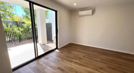 Easy Maintenance 3-Bedroom Townhouse - Photo 3