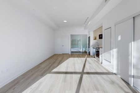 For Lease - 4365 Bloor Street Unit# 112, Toronto, Ontario - Photo 4