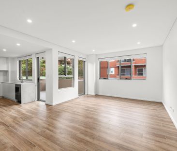 Luxurious 3 Bedroom Apartment - Photo 3