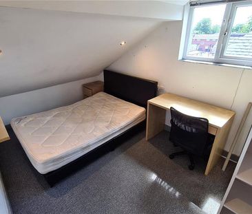 8 bedroom terraced house to rent - Photo 1