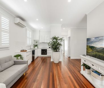 8 Charlotte Street, Newtown - Photo 2