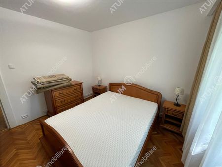 De inchiriat apartament cu 3 camere decomandate in zona Vasile Aaron din Sibiu - Photo 3