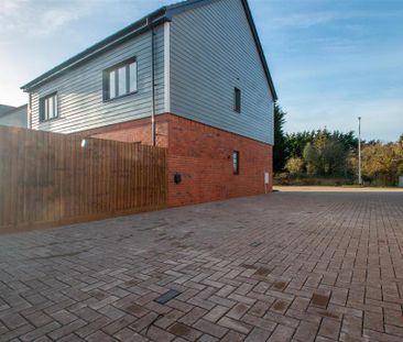 3 bedroom townhouse to rent - Photo 3