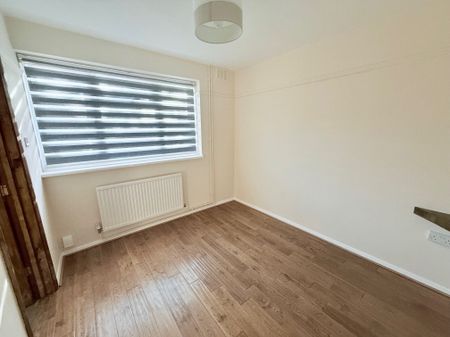 Newhouse Crescent, Watford - Photo 3