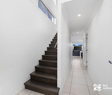 STUNNING FAMILY HOME IN REDLAND BAY! - Photo 1