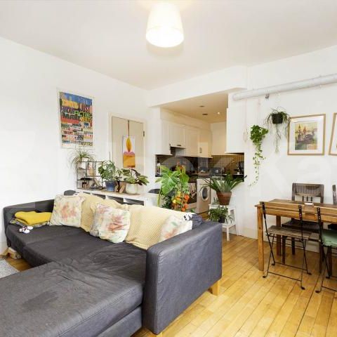 Spacious modern 1 bedroom property in a beautiful conversion in Hackney - Photo 1