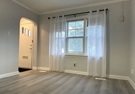 For Lease - 6 Madeline Road, Toronto, Ontario - Photo 2