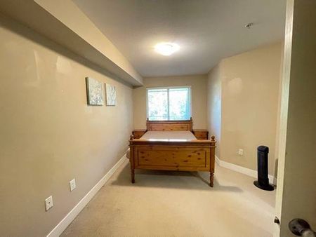 Condo on Park-Pet Friendly - Photo 4