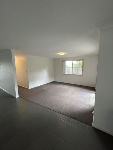 3 Bedroom Brick Home - Photo 2