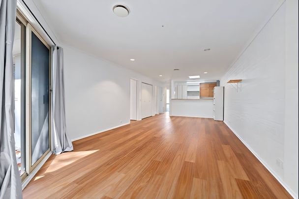 2/25 Earle Place, Page Australia - Photo 1