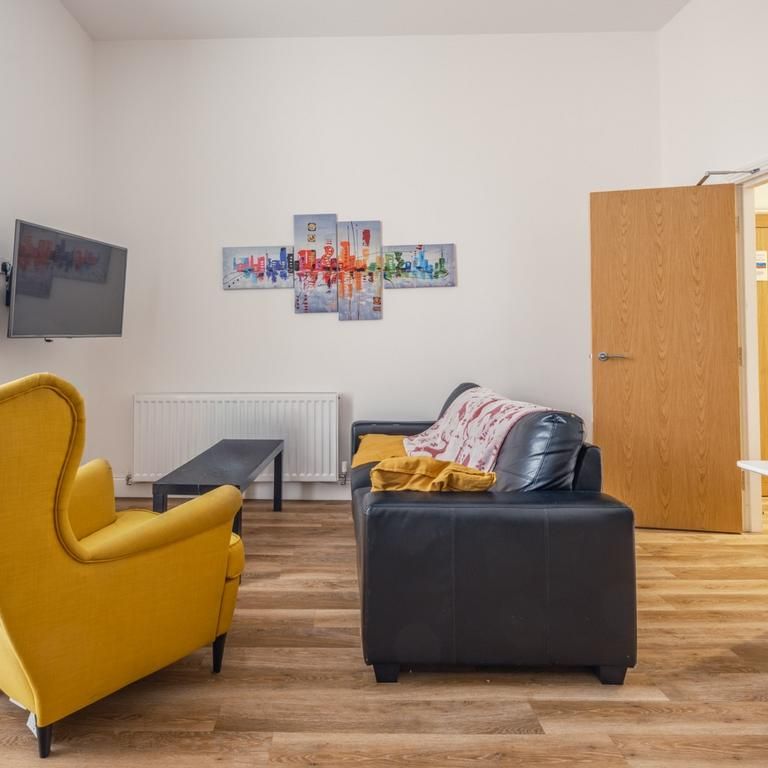 2 bedroom flat to rent - Photo 1