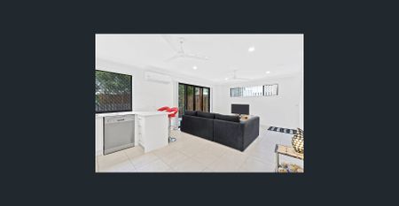 Standalone Villa in Quiet Complex - Photo 2