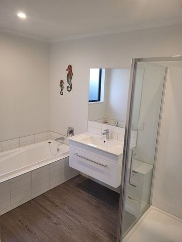 Fully furnished, ready to move in 2 bedroom home - Photo 3