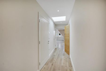 2 bedroom penthouse to rent - Photo 5