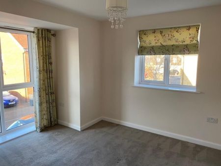 3 bedroom semi-detached house to rent - Photo 2