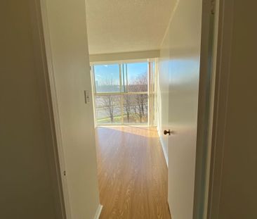 For Lease - 4185 Shipp Drive Unit# 412, Mississauga, Ontario - Photo 3