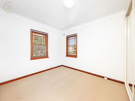 Convenient and Spacious, Rear of the Block ** Available 13/12/25 ** - Photo 2