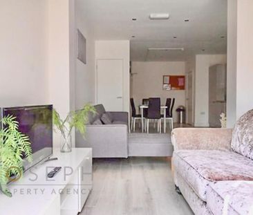 6 bedroom semi-detached house to rent - Photo 1