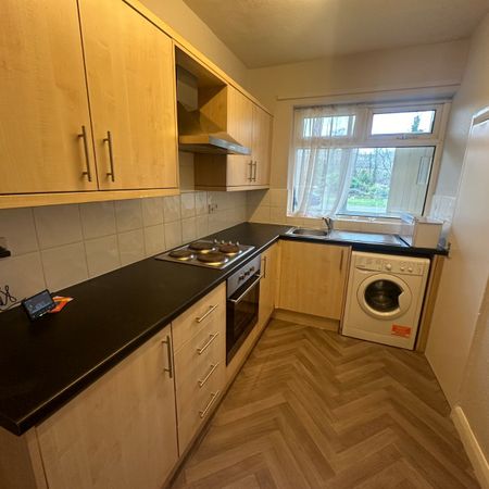 3 bedroom apartment to rent - Photo 4