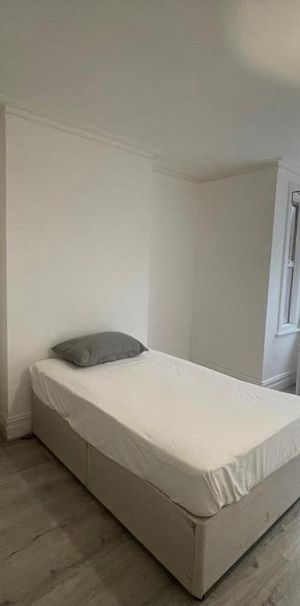 House share to rent - Photo 1