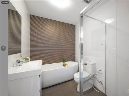 Park Views, Perfect Location - Photo 5