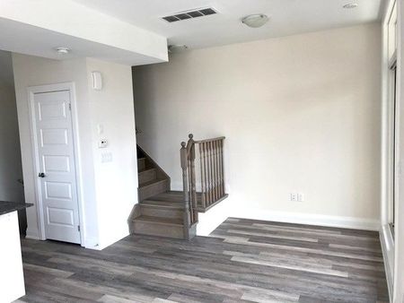 For Lease - 15 Eldora Avenue Unit# 40, Toronto, Ontario - Photo 2