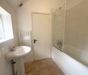 Guildford Lane, Albury - 2 bedrooms Property for lettings - Seymours - Photo 3