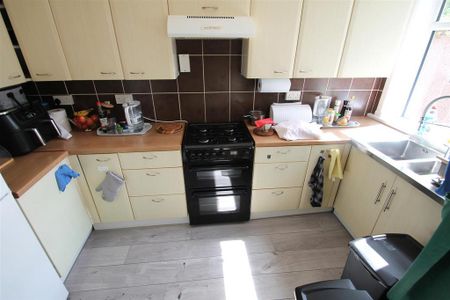 3 bedroom detached bungalow to rent - Photo 5