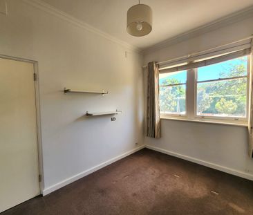 Spacious & Secure Family Home - Photo 5