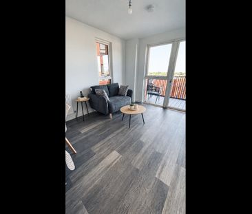 1 Bed Flat, Emerald House, W3 - Photo 2